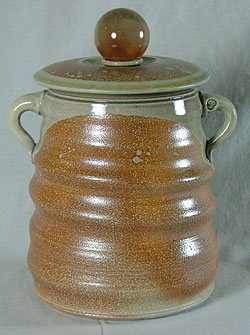 Crock with Quartz Knob - Olivier Peter-Contesse